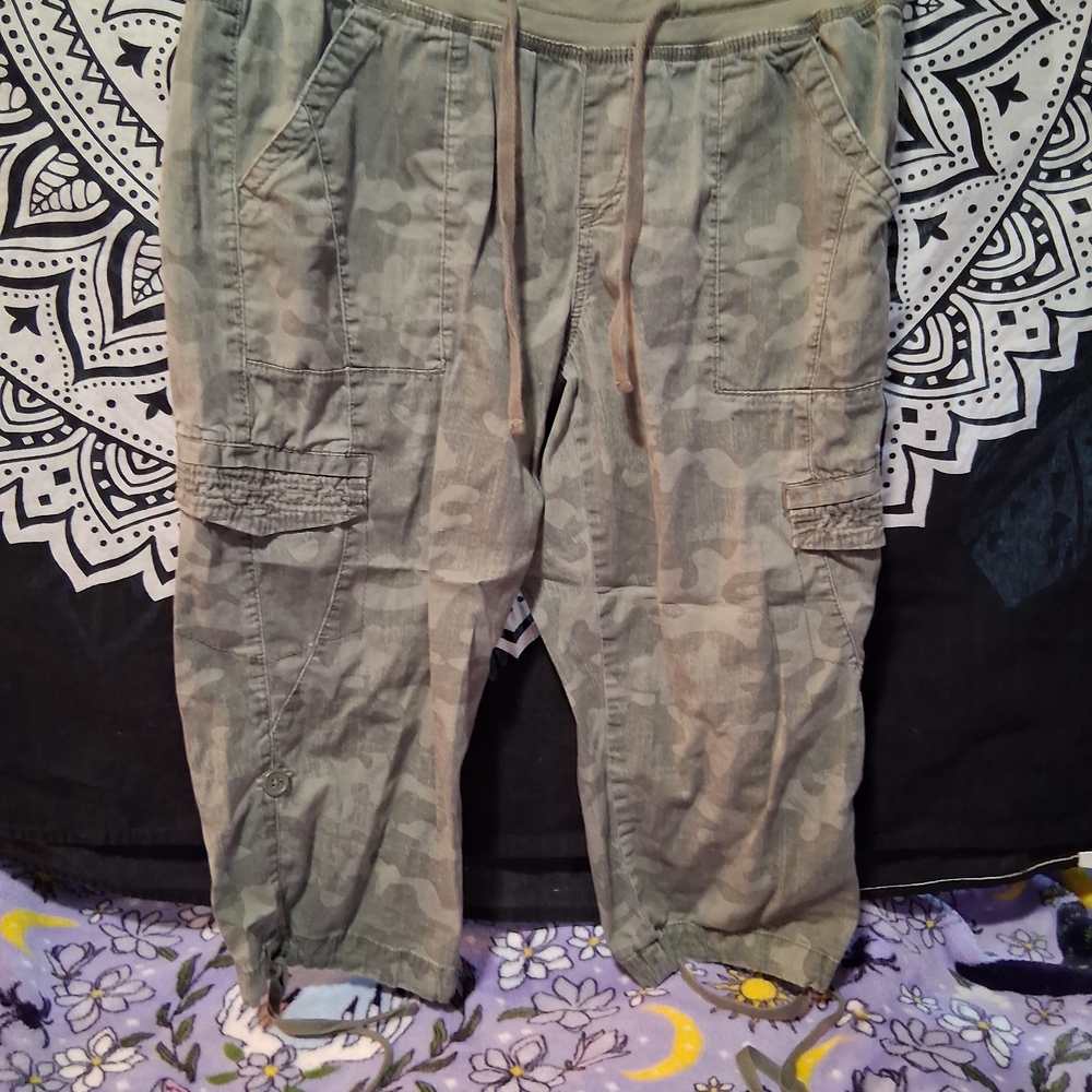 Stylish Camouflage Capris